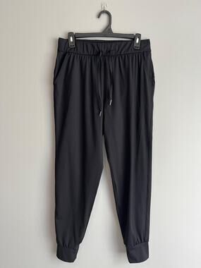 Sage Collective Women's Joggers Black Small Elastic Waist Cuffed Sweatpants